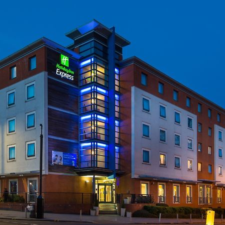 Holiday Inn Express Stevenage, An Ihg Hotel Luaran gambar