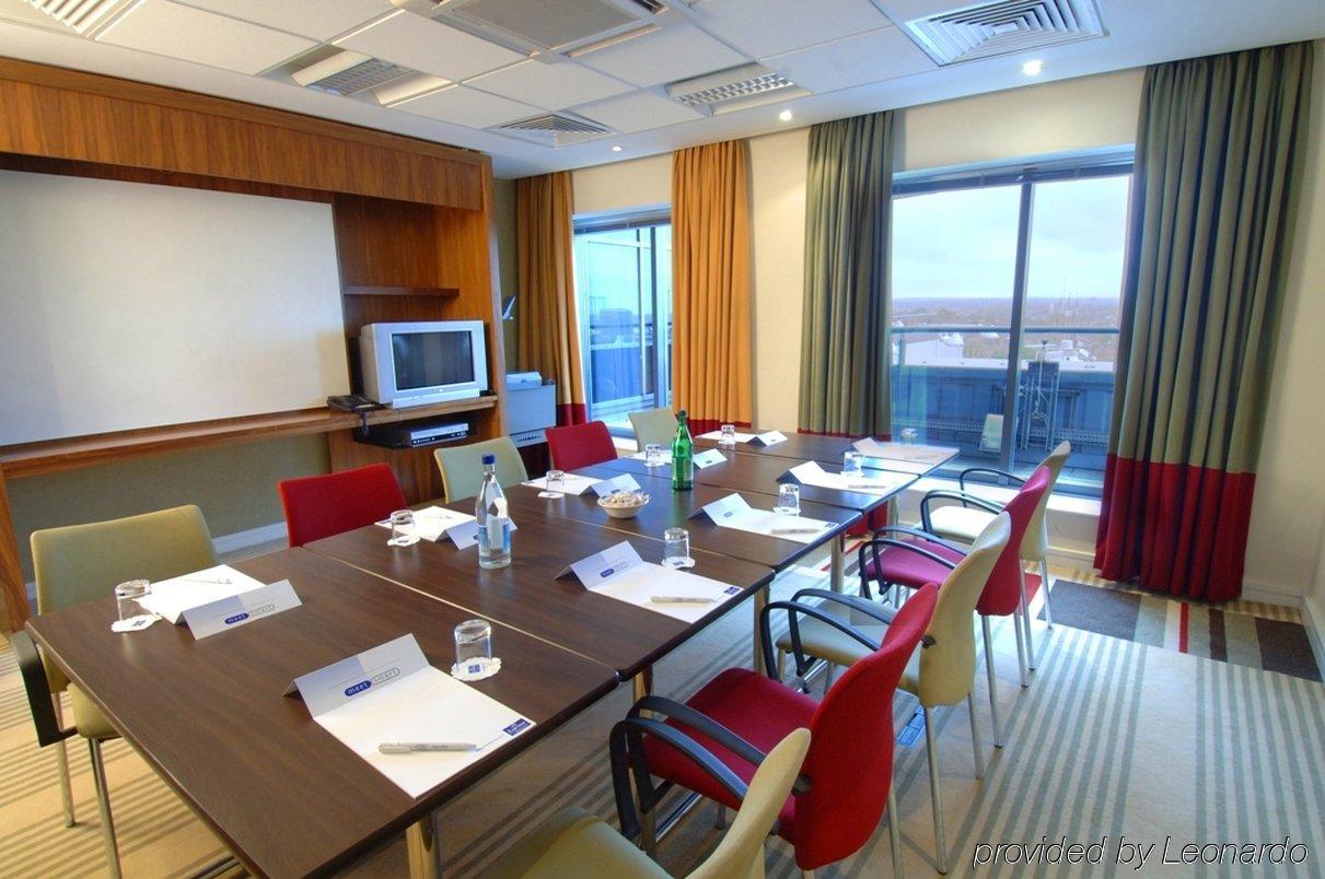 Holiday Inn Express Stevenage, An Ihg Hotel Luaran gambar